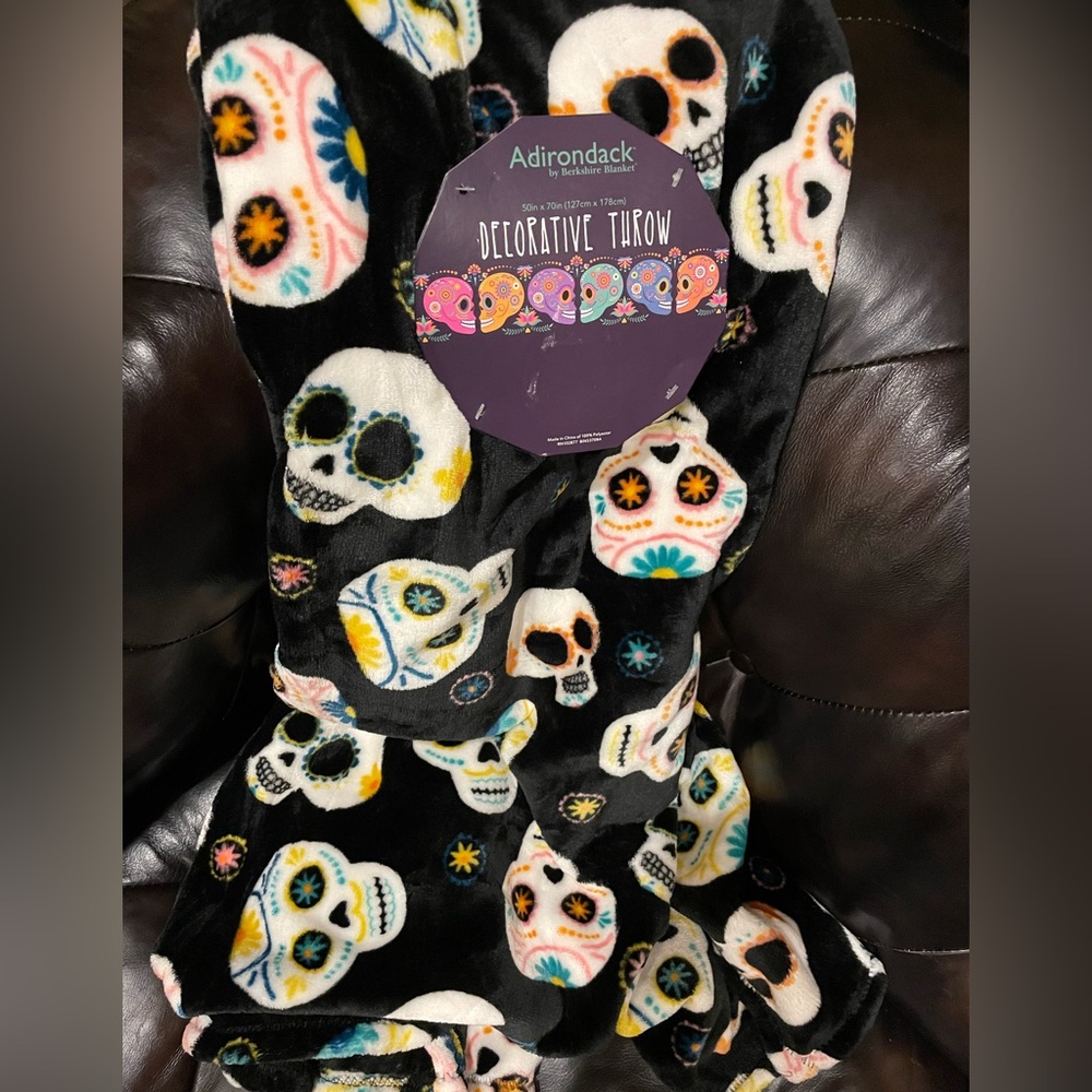 ADIRONDACK by Berkshire Blanket Sugar Skulls Decorative Throw 50”x70” Halloween